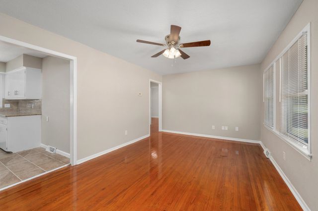 3220 S Downtain, Wichita, KS 67217