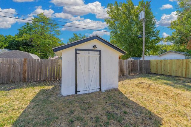 3220 S Downtain, Wichita, KS 67217