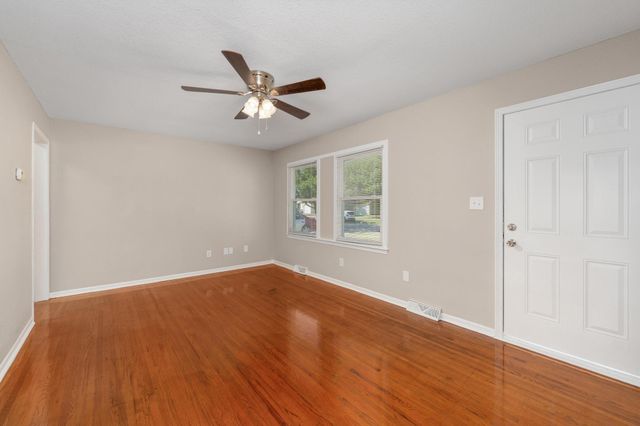 3220 S Downtain, Wichita, KS 67217