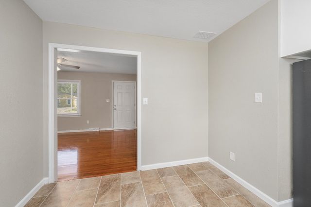 3220 S Downtain, Wichita, KS 67217