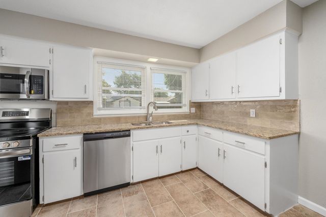 3220 S Downtain, Wichita, KS 67217