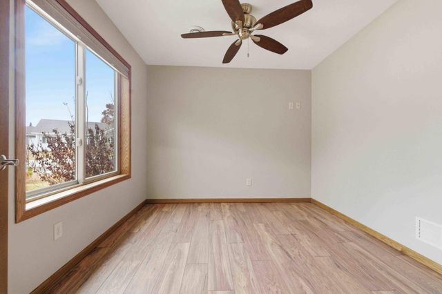 932 Oak Pond Court, Sartell, MN 56377