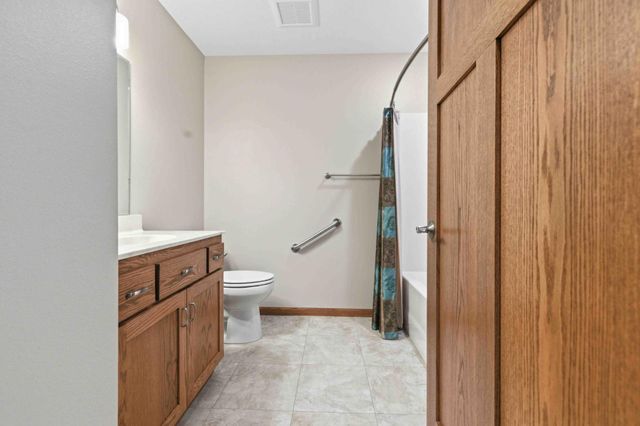 932 Oak Pond Court, Sartell, MN 56377