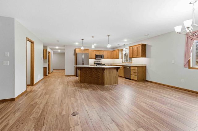 932 Oak Pond Court, Sartell, MN 56377