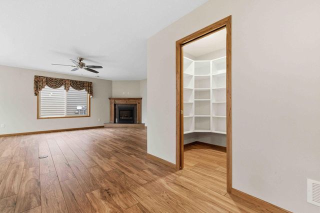 932 Oak Pond Court, Sartell, MN 56377