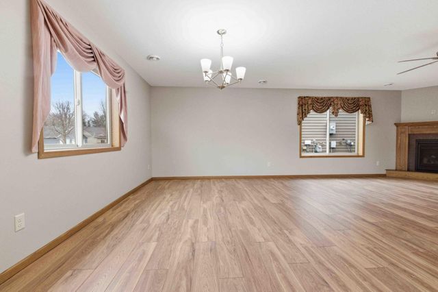 932 Oak Pond Court, Sartell, MN 56377