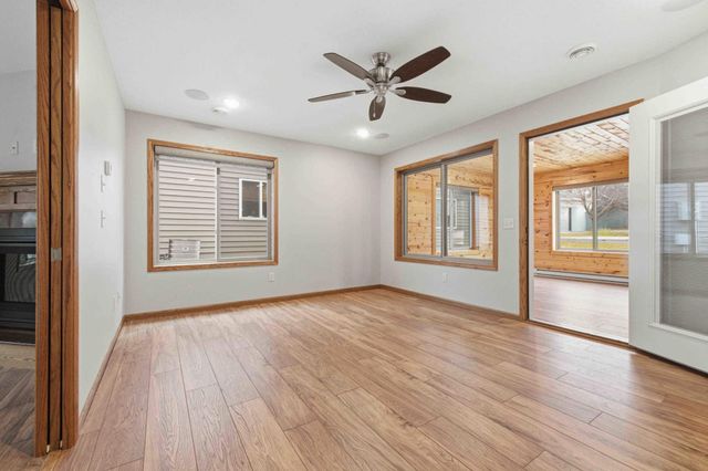 932 Oak Pond Court, Sartell, MN 56377