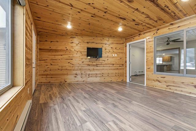 932 Oak Pond Court, Sartell, MN 56377