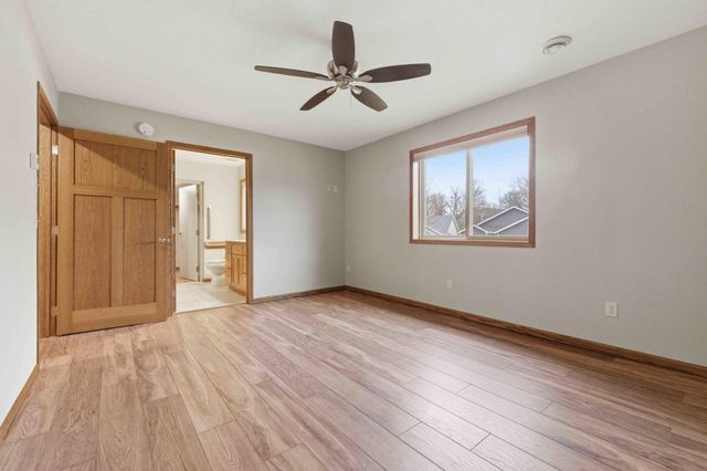 932 Oak Pond Court, Sartell, MN 56377