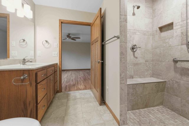 932 Oak Pond Court, Sartell, MN 56377