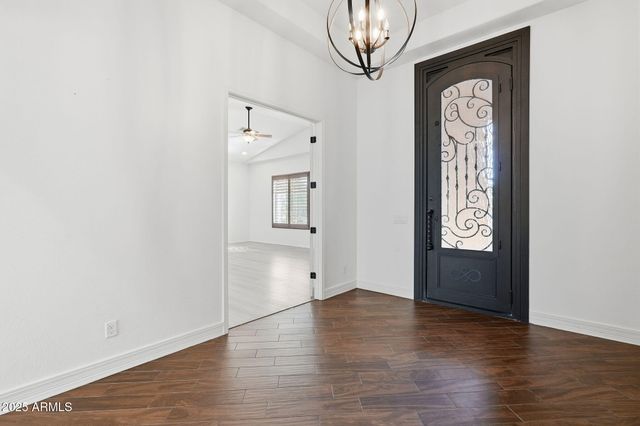 2218 E BROOKS FARM Road, Gilbert, AZ 85298