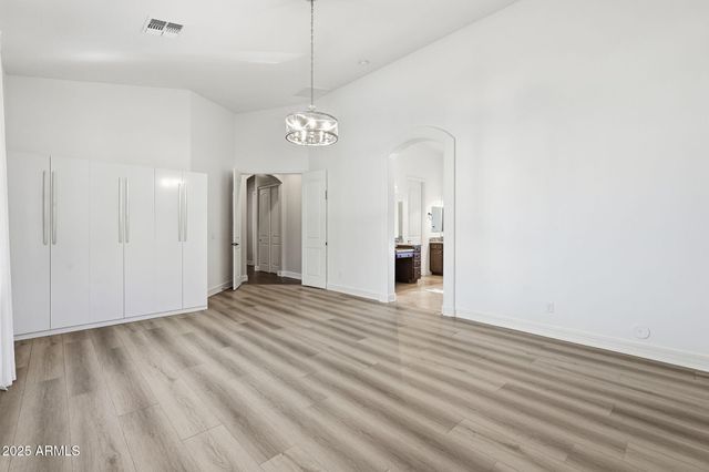 2218 E BROOKS FARM Road, Gilbert, AZ 85298