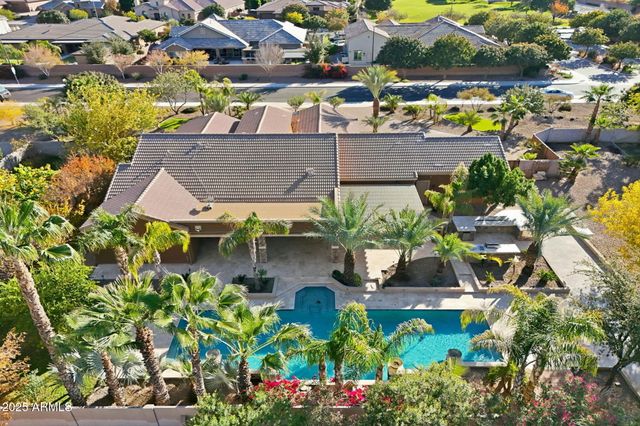 2218 E BROOKS FARM Road, Gilbert, AZ 85298