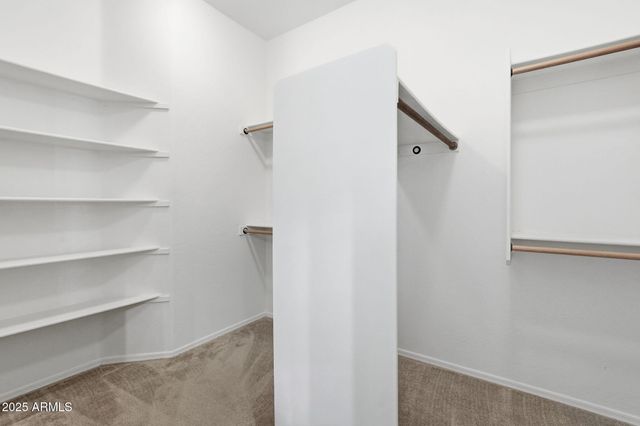 2218 E BROOKS FARM Road, Gilbert, AZ 85298