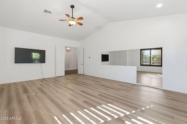 2218 E BROOKS FARM Road, Gilbert, AZ 85298