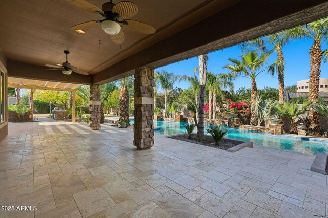 2218 E BROOKS FARM Road, Gilbert, AZ 85298