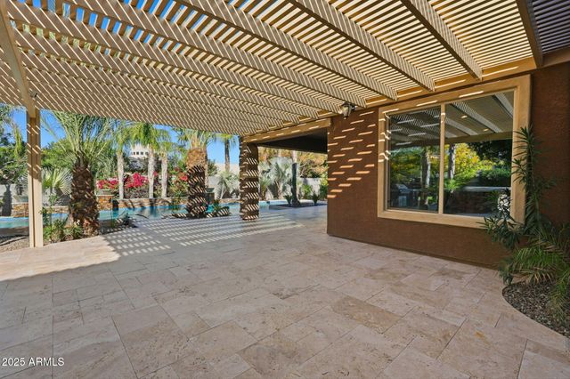 2218 E BROOKS FARM Road, Gilbert, AZ 85298