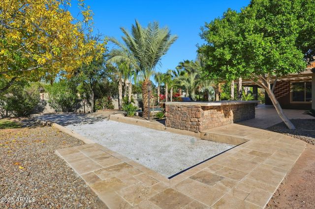 2218 E BROOKS FARM Road, Gilbert, AZ 85298