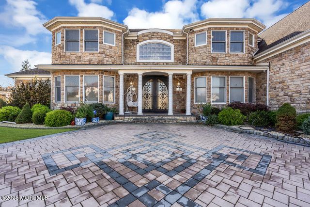 185 Dayna Court, Toms River, NJ 08753