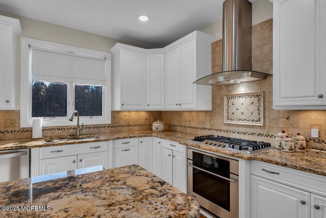 185 Dayna Court, Toms River, NJ 08753