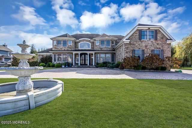 185 Dayna Court, Toms River, NJ 08753