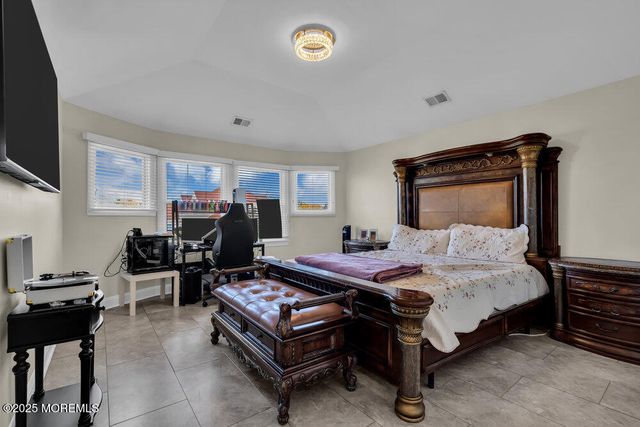 185 Dayna Court, Toms River, NJ 08753