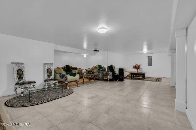 185 Dayna Court, Toms River, NJ 08753