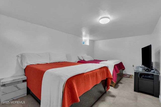 185 Dayna Court, Toms River, NJ 08753