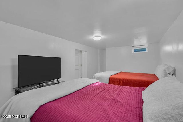 185 Dayna Court, Toms River, NJ 08753