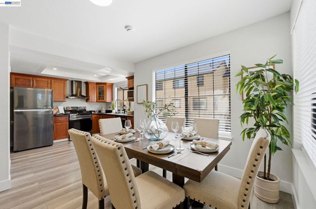 43104 Grimmer Ter, Fremont, CA 94538