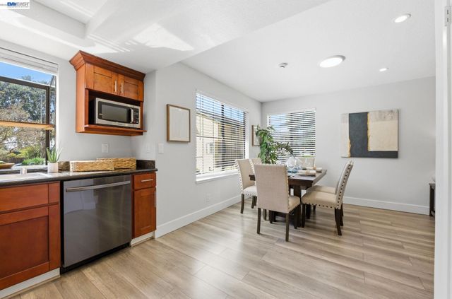 43104 Grimmer Ter, Fremont, CA 94538