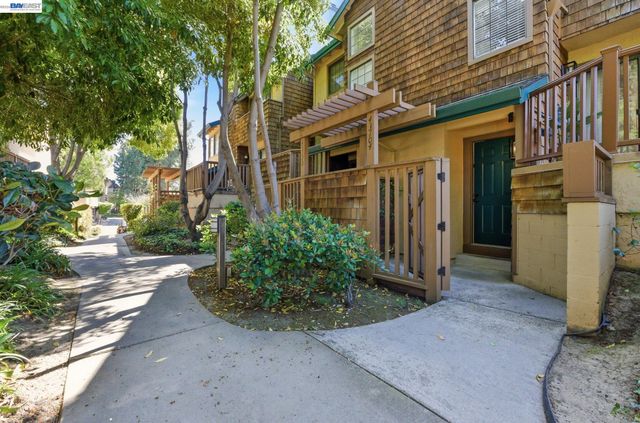 43104 Grimmer Ter, Fremont, CA 94538