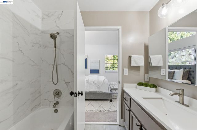 43104 Grimmer Ter, Fremont, CA 94538