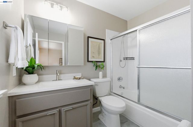 43104 Grimmer Ter, Fremont, CA 94538