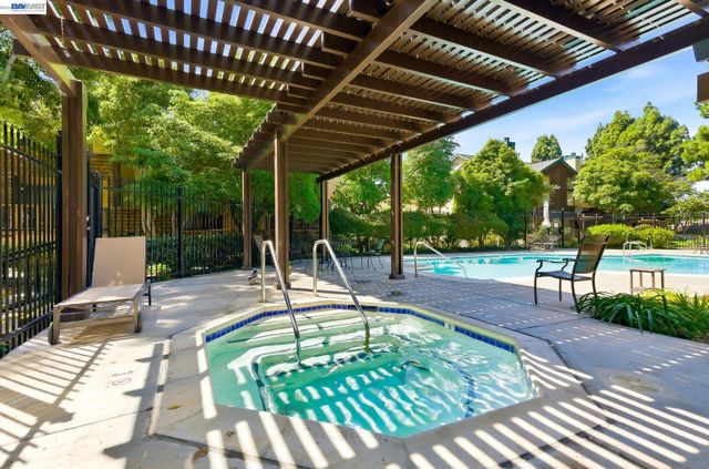 43104 Grimmer Ter, Fremont, CA 94538