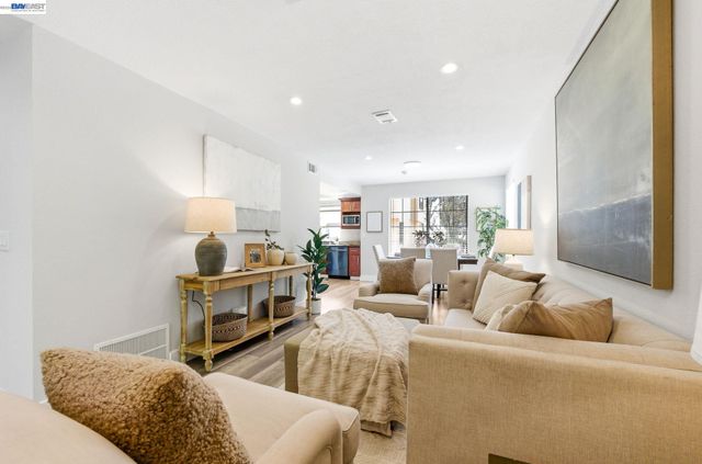 43104 Grimmer Ter, Fremont, CA 94538