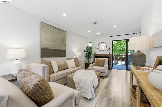 43104 Grimmer Ter, Fremont, CA 94538