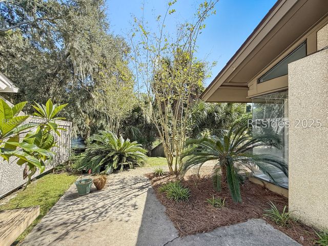 22 Stable Gate Rd, Hilton Head Island, SC 29926