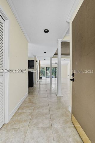 22 Stable Gate Rd, Hilton Head Island, SC 29926