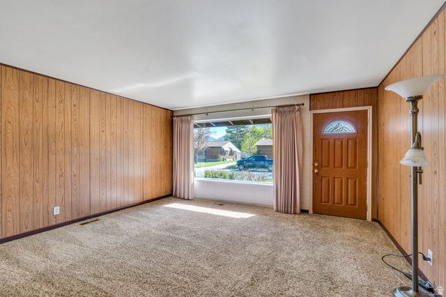 9768 S GARNET DR, Sandy, UT 84094