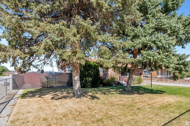9768 S GARNET DR, Sandy, UT 84094