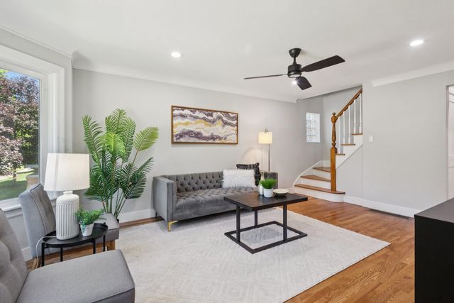 3737 N Cumberland Avenue, Chicago, IL 60634