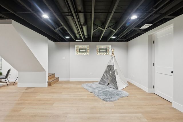 3737 N Cumberland Avenue, Chicago, IL 60634
