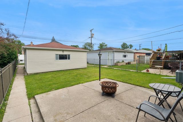 3737 N Cumberland Avenue, Chicago, IL 60634