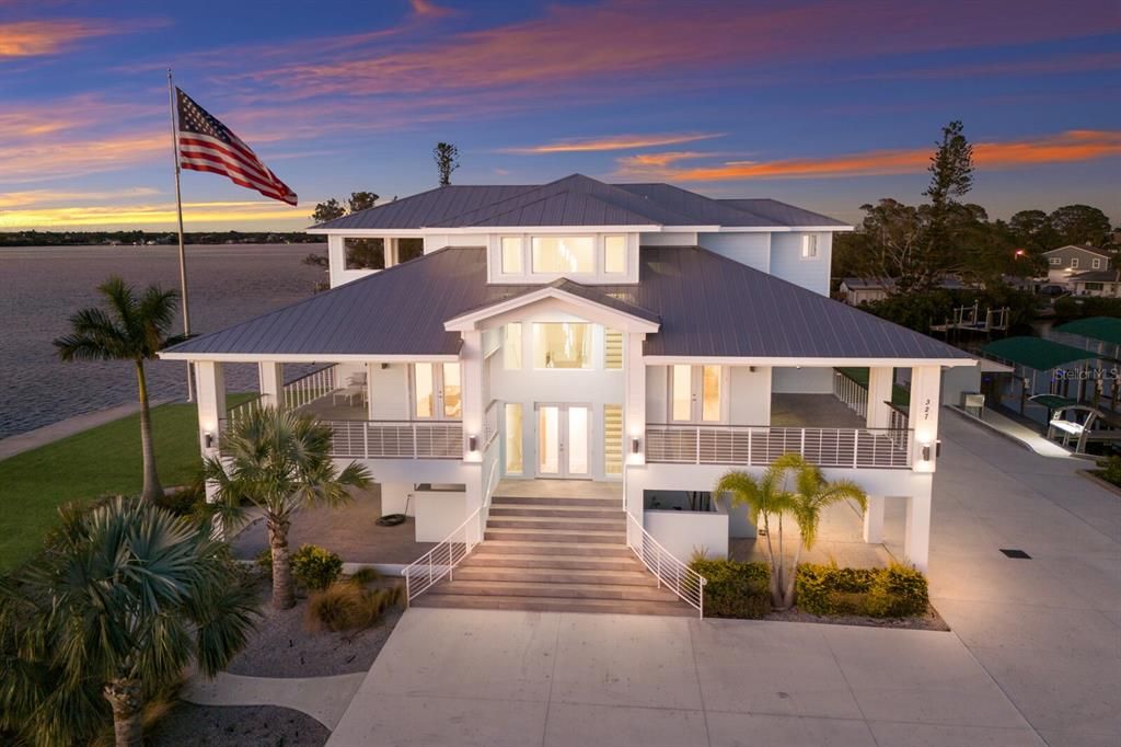 327 RIVERPOINT DRIVE NE, Bradenton, FL 34208