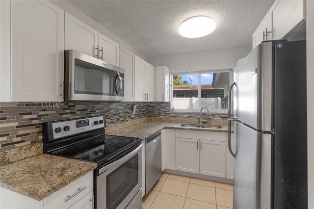 2001 NW 14th Avenue, Fort Lauderdale, FL 33311