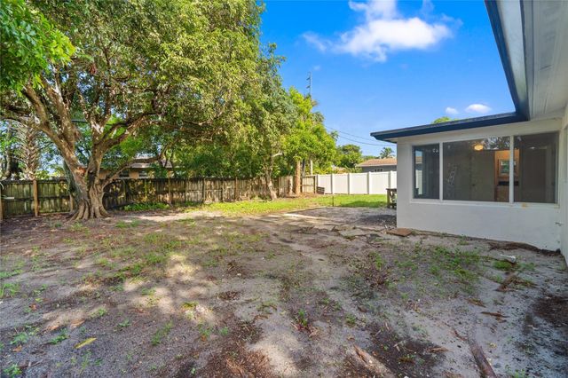 2001 NW 14th Avenue, Fort Lauderdale, FL 33311