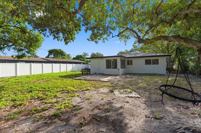 2001 NW 14th Avenue, Fort Lauderdale, FL 33311