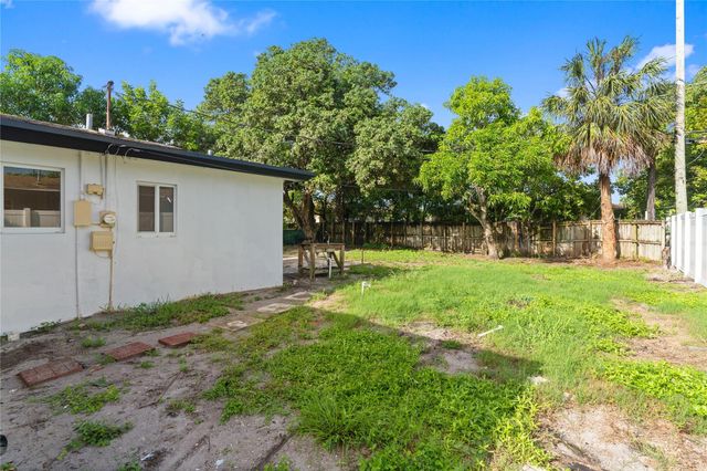 2001 NW 14th Avenue, Fort Lauderdale, FL 33311