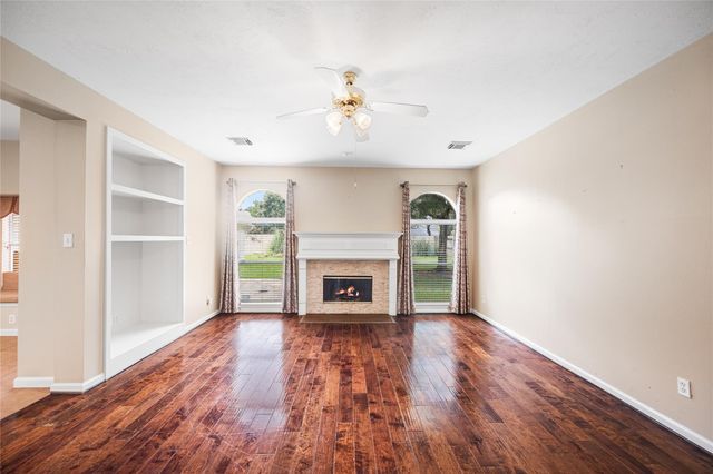 12506 Whispering Sands Court, Houston, TX 77041